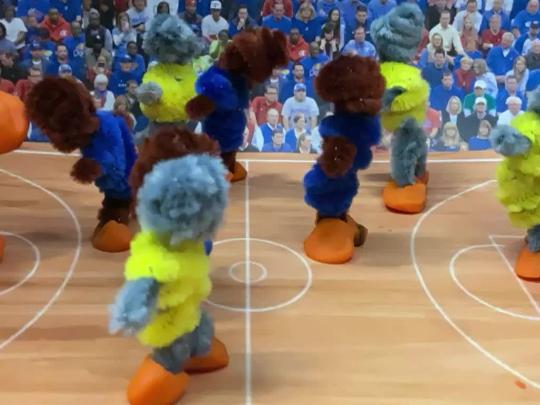 Thumbnail image for Full court press and horns